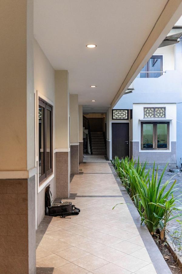 Reddoorz Near Bahu Mall Manado Malalayang Exterior photo